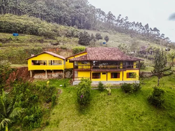 Vendo Sítio em Aracê - Pedra Azul com 30.000m² e Casa Sede - R$ 3.000.000,00