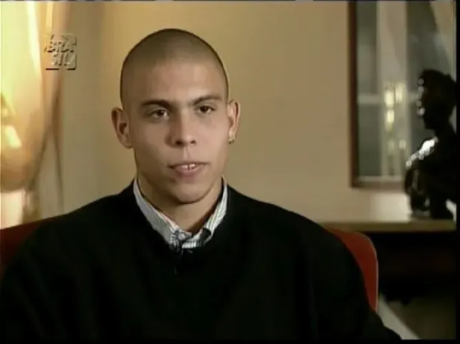 Documentário Ronaldo: Manual de voo formato Digital Mp4