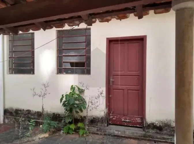 VENDO CASA NO BAIRRO NOVA ESPERANÇA, PRÓXIMO AO CHURRASQUINHO DA ZUZU