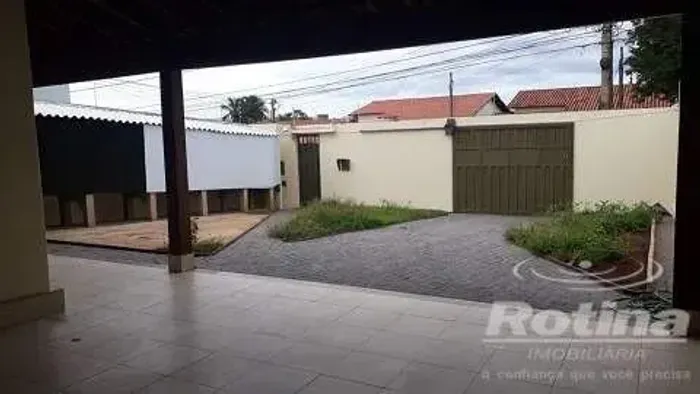 Casa à venda, 7 quartos, Cidade Jardim - Uberlândia/MG - Rotina Imobiliária