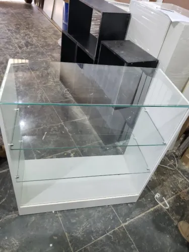 Balcão expositor Prateleiras de vidro - Faça seu orçamento 
