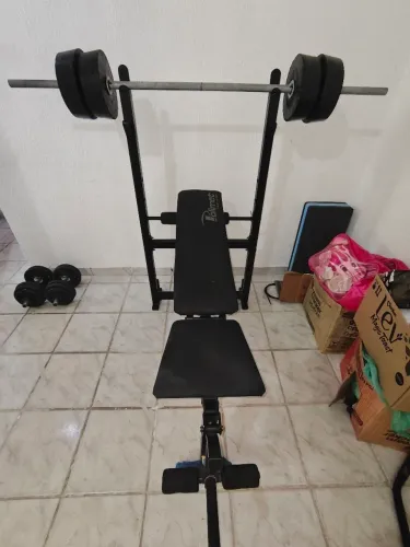 Mesa de Supino Reto e Inclinado, Já com A Barra de Ferro.