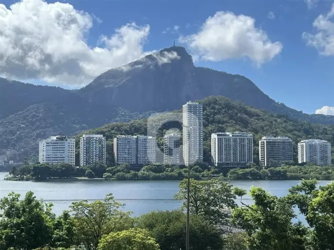 VENDO EXTRAÓRDINÁRIO