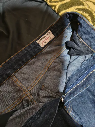 Bermuda jeans azul Cavalera tamanho 40.