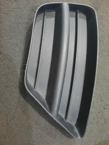 Moldura Farol Neblina direito Ford Focus 2003 a 2009