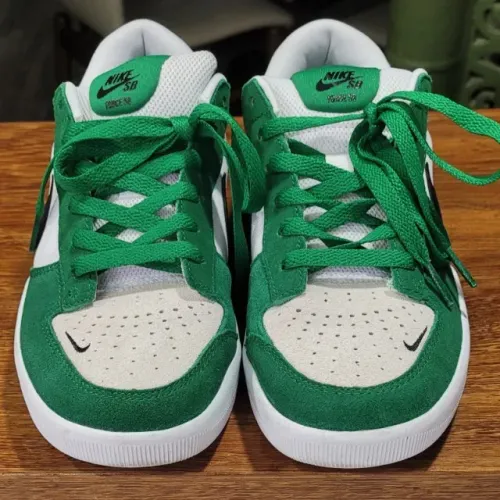 Vendo Tênis Nike SB Force 58, tam 37, unissex, pouco uso, cores branco e verde