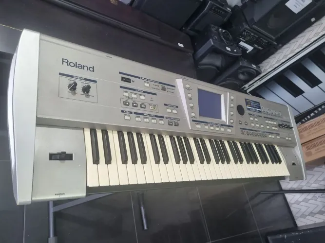 Teclado Roland Discover 5