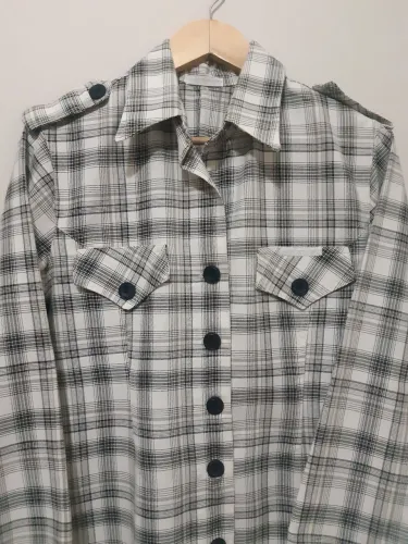 Vestido de brim xadrez feminino com detalhes