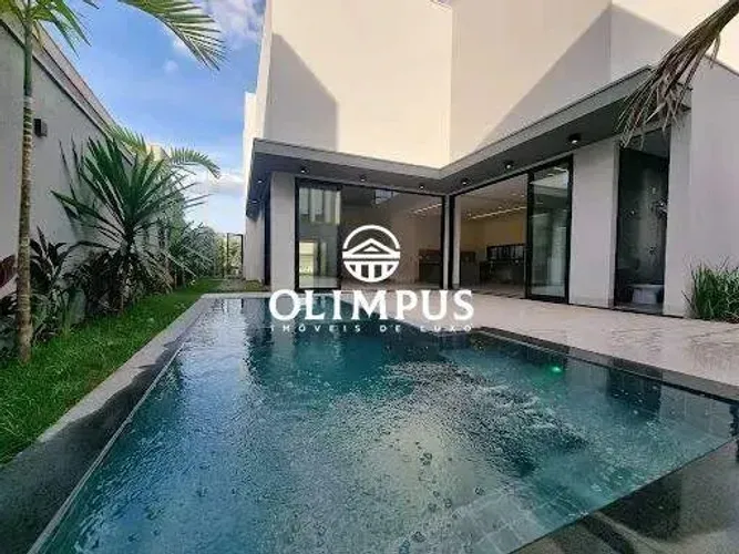 Sobrado de 270m² no Condomínio Jardim Versailles  Bairro Nova Uberlândia