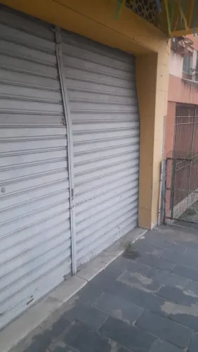 Vendo 3 portas de enrolar de aço 