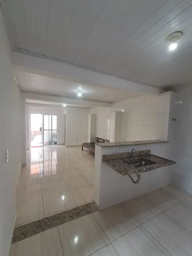 Alugo casa 2 quartos no bairro Céu Azul