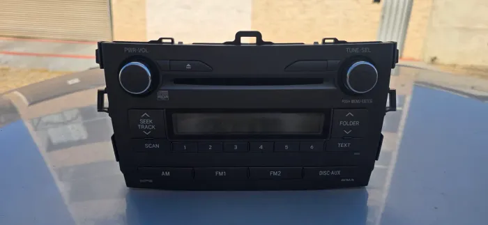 Rádio original de fábrica da Toyota, compatível com a linha Corolla GLi - 2015-2018