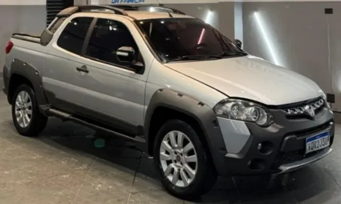 Fiat Strada Adventure1.8/ 1.8 Locker Flex CD 2015