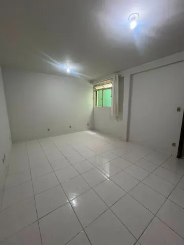 Aluga-se Kitnet Centro 700,00