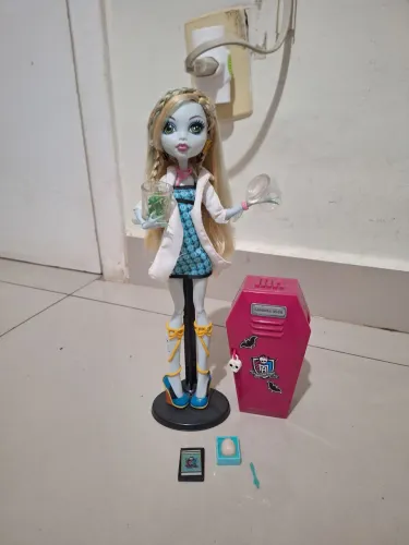 Boneca Lagoona Classroom Monster High