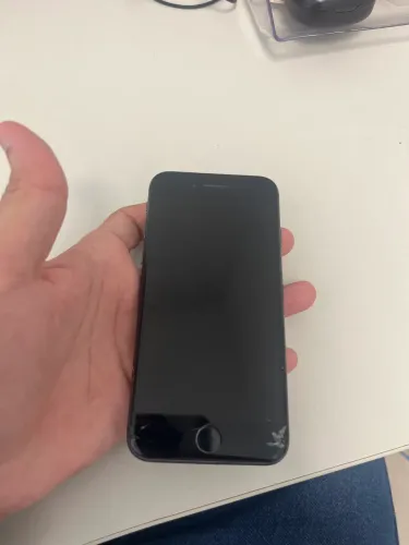 IPHONE 8 