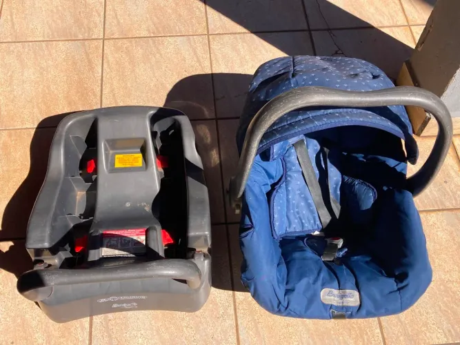 Bebê conforto com base e chiqueirinho