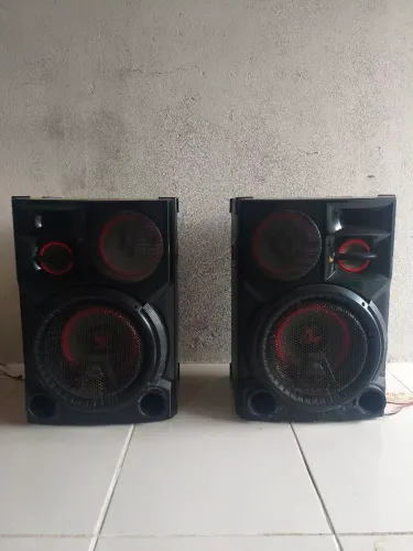 Caixa de som X-BOM