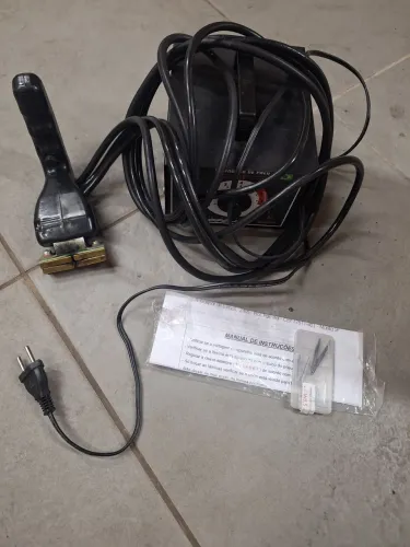 Maquina de riscar pneus