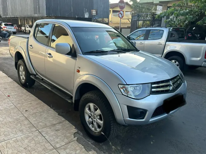 Mitsubishi L200 Triton HLS 2.4 Flex 16V CD Mec. 2015