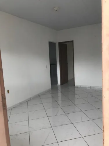 Aluguel  de uma casa em Santa Paula 1, dois quartos. IPTU a  combinar. *