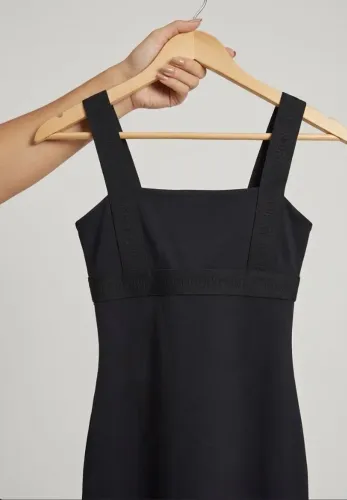 Vestido preto usado poucas vezes da Colcci