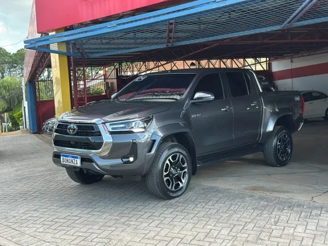Toyota Hilux CD SRX Plus 4X4 2.8 TDI Die. Aut. 2024