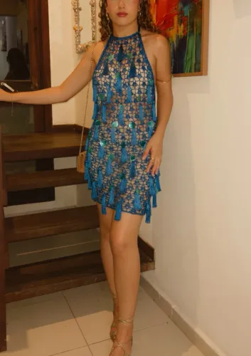 Vestido de crochê com tassel e miçangas 