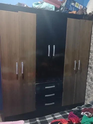 Guarda roupa 6portas , 3 gavetas