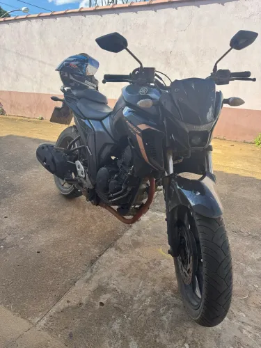 Vendo ou troco em carro do meu interesse!