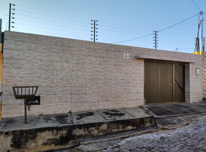 Alugo Casa - região da Nova Teresina 