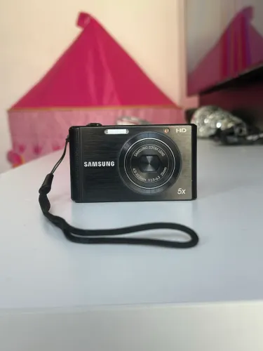 Câmera Samsung ST77