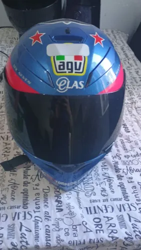 Capacete Agv com óculos interno top