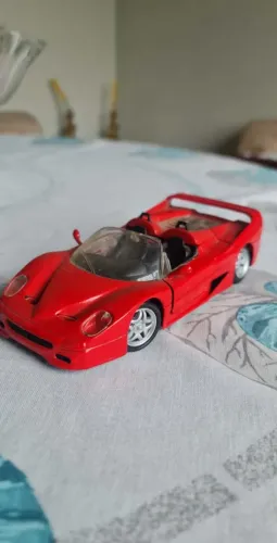 Ferrari F50 Escala 1:24 - Abre portas e capo