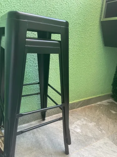 Venda de 2 banquetas estilo industrial