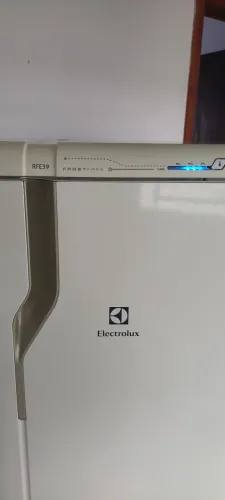Geladeira Electrolux Frost Free RFE39