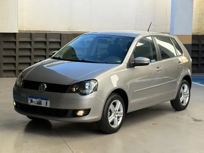Volkswagen Polo 1.6 Mi/s.ouro 1.6 MI Tot.flex 8V 5P 2013