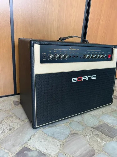 Amplificador de Guitarra Borná Evidence 100 Semi Novo