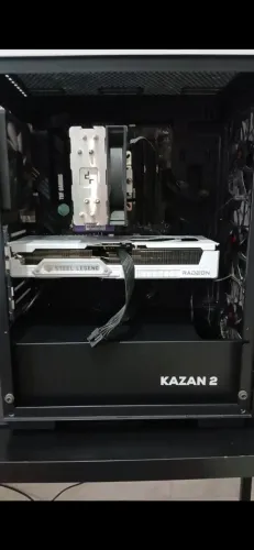 RX 9060 XT 16GB ASROCK STEEL LEGEND BRANCA