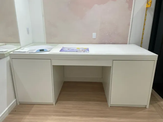 Mesa Maca Trocador Completa com Armários - Prática e Elegante