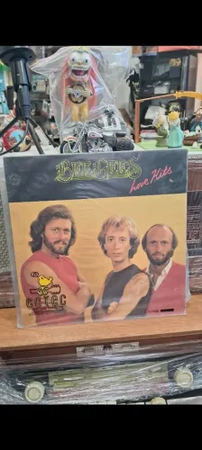 Lp Bee Gees intitulado "Love Hits" 