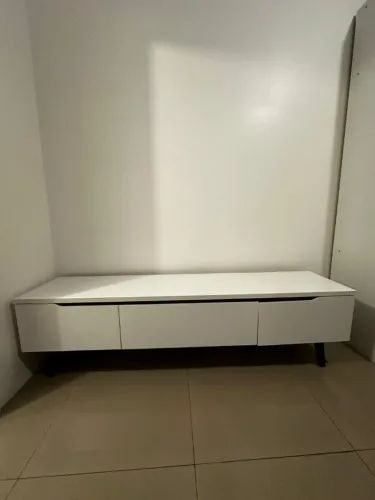 Rack para TV até 75? Branco com Gaveta e Portas - Grande e Moderno - ESTADO DE NOVO