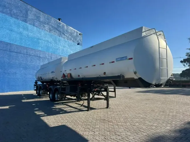 Carreta Bitrem 7 eixo Tanque Aço carbono ano 2010/11 46 Mil Litros Multi Seta