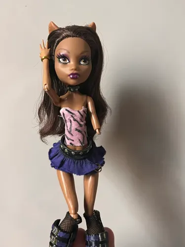 Clawdeen monster high