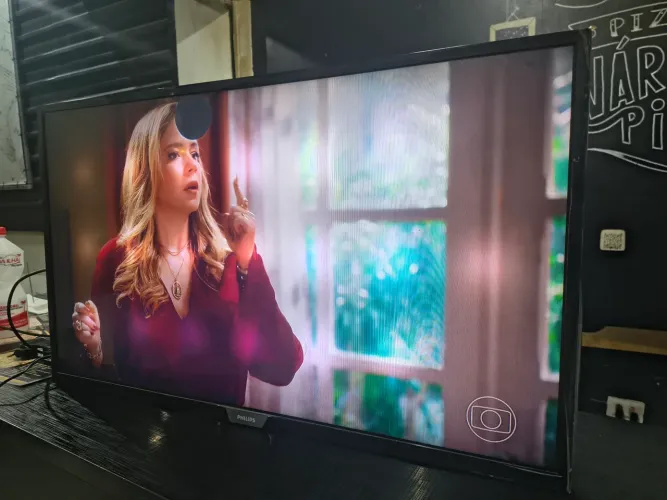 Tv 32 polegadas Philips - com defeito na tela 