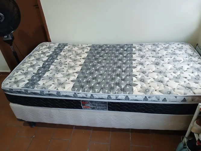 Cama box usada