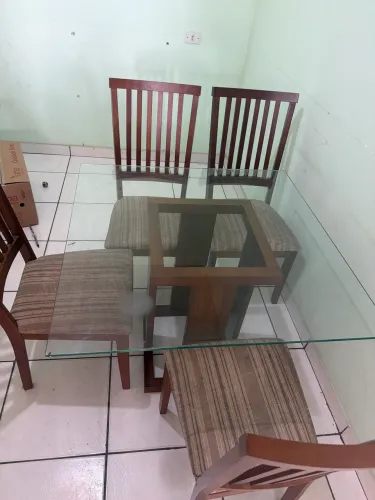 Mesa 4 cadeiras