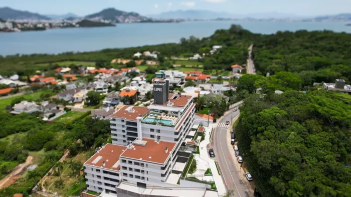 Apartamento de 2 dormitórios à venda no Cacupé
