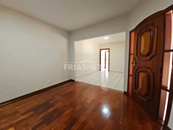 Exclusividade e Conforto na Nova Piracicaba: Casa Reformada com Amplo Espaço Externo