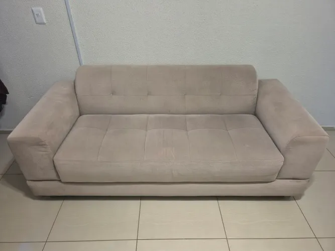 Sofá Bege 3 Lugares